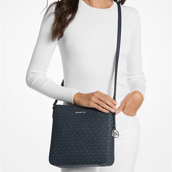 NWT - Michael Kors Outlet Jet Set Travel Large Logo Messenger Bag - Black/Silver - Picture 3 of 10